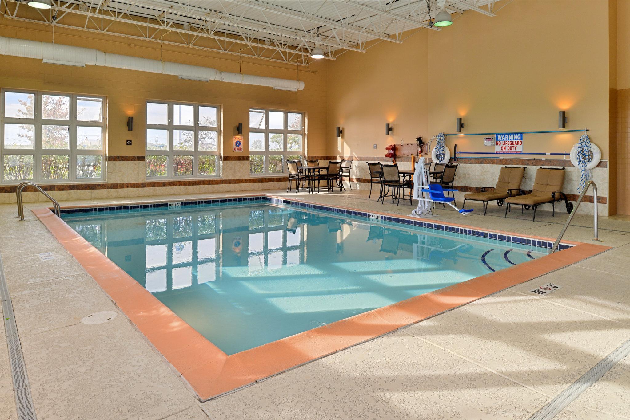 Holiday Inn Express Wixom By Ihg Eksteriør billede