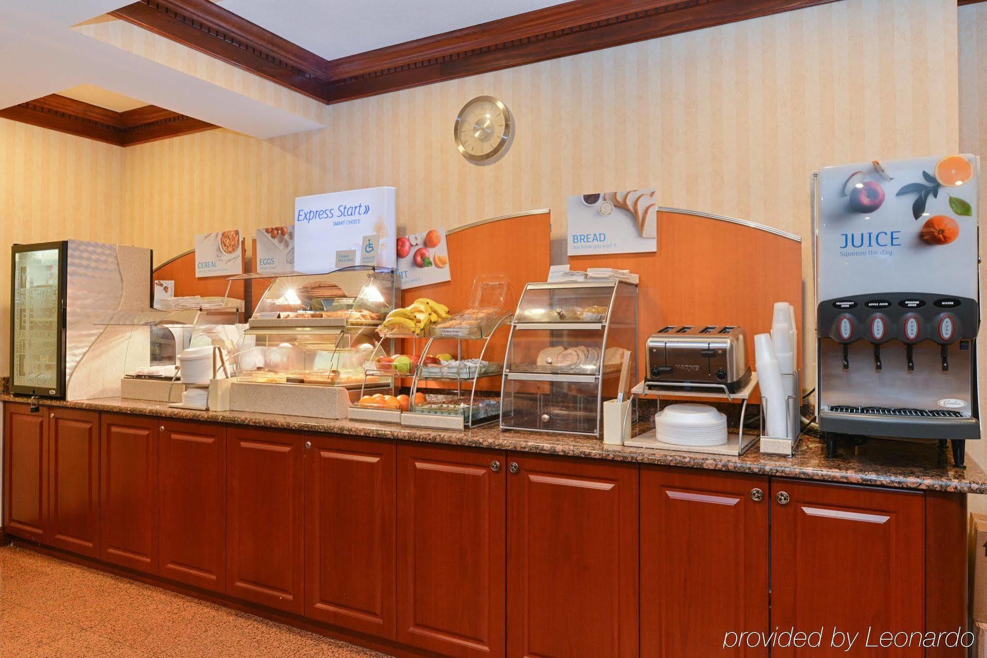 Holiday Inn Express Wixom By Ihg Eksteriør billede