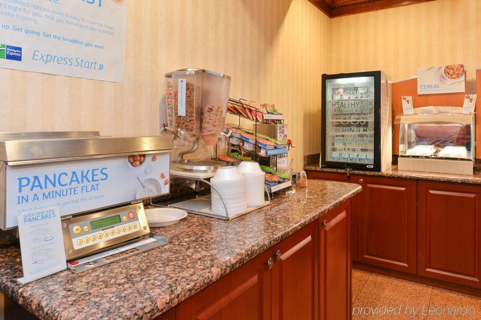 Holiday Inn Express Wixom By Ihg Eksteriør billede