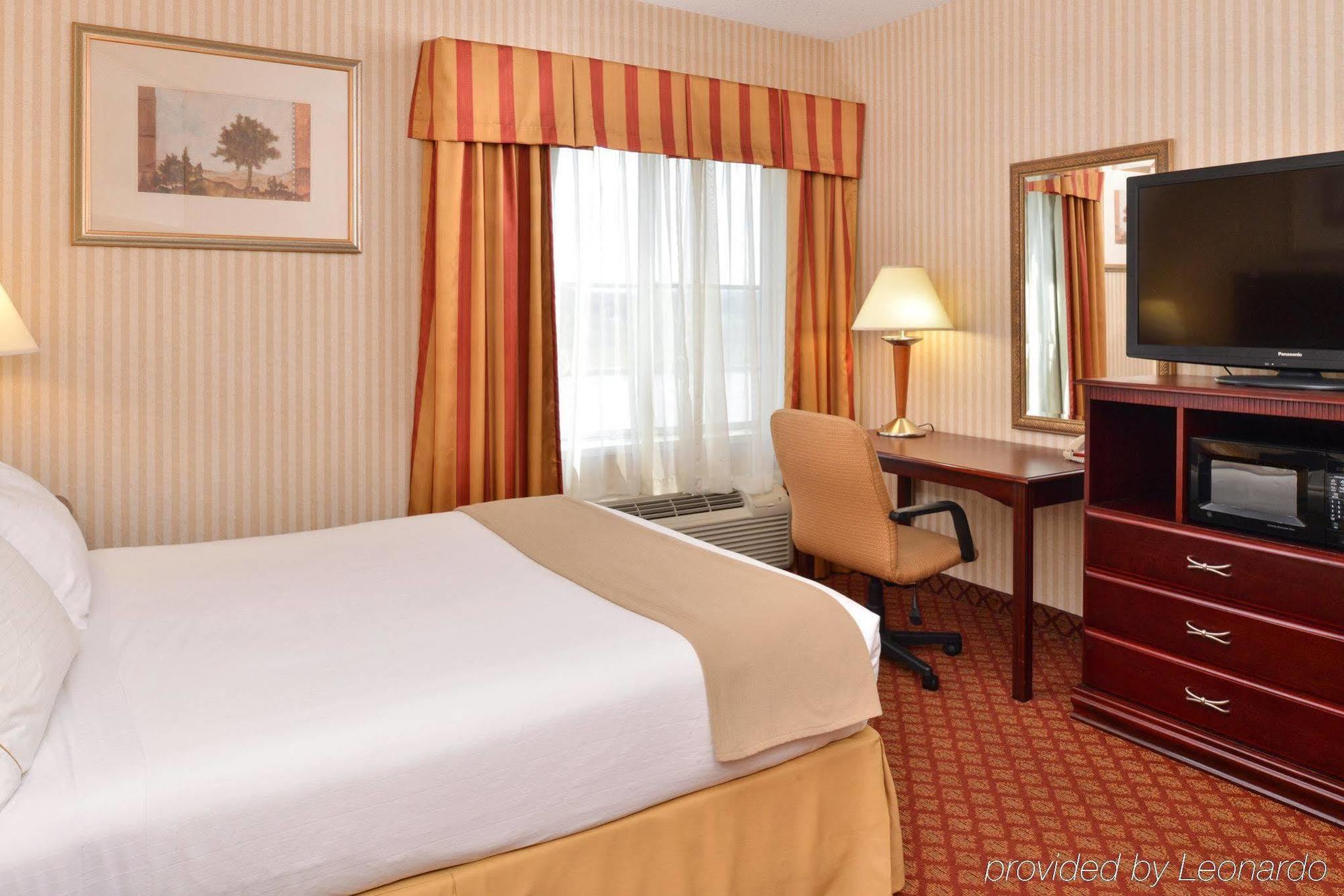 Holiday Inn Express Wixom By Ihg Eksteriør billede