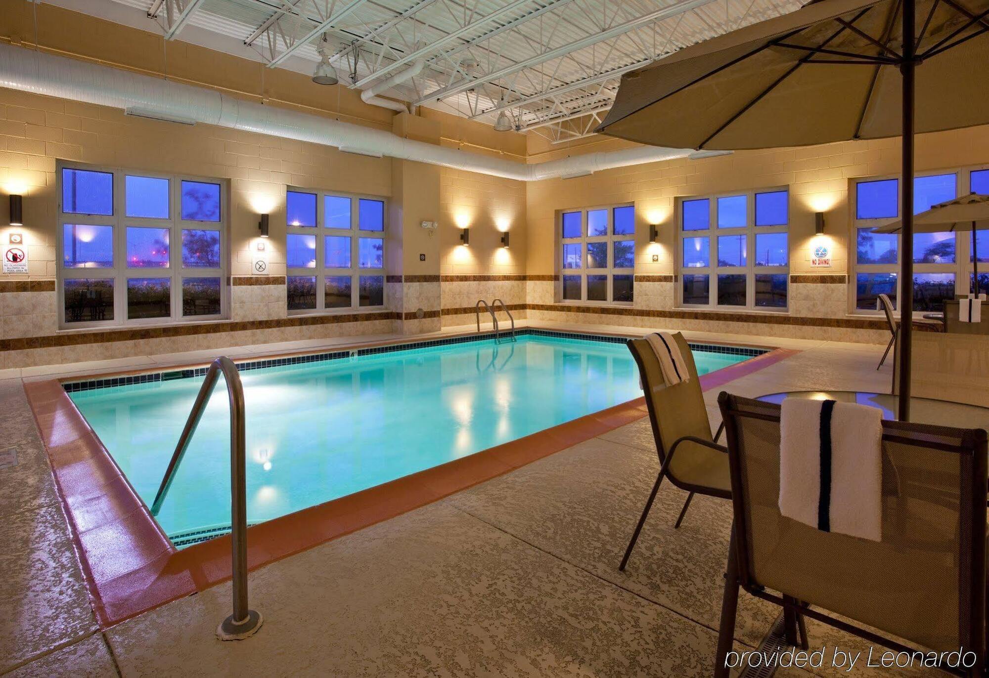 Holiday Inn Express Wixom By Ihg Eksteriør billede